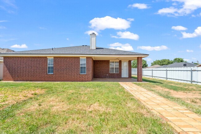 Building Photo - Beautiful 3/2/2 in Frenship ISD