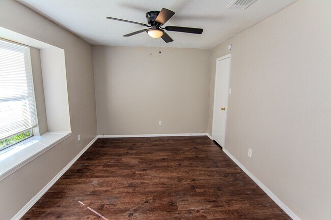 Building Photo - 16746 Selder Dr