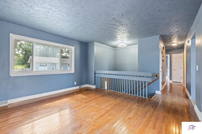 Building Photo - WELCOME HOME!