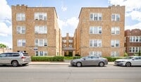 Building Photo - 5423 W Montrose Ave