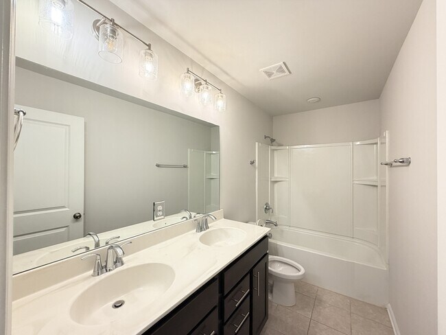 Building Photo - 5879 Wheeler Ridge Rd