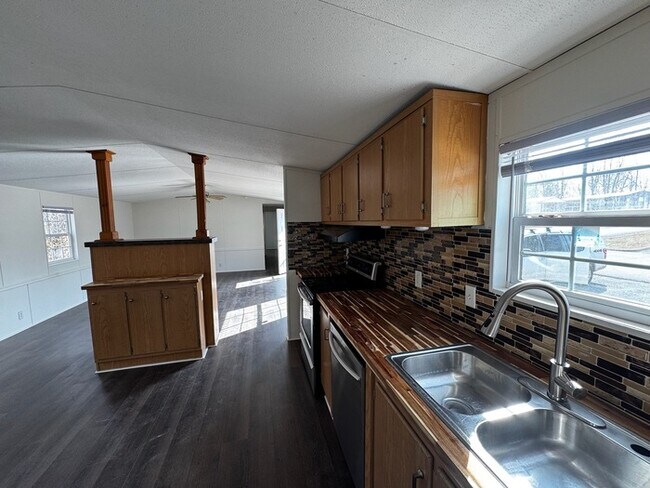 Building Photo - 7804 Stanley Rd