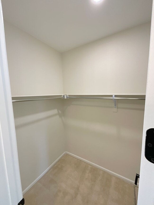 Building Photo - 3 Bedroom Home Available Near N Powers Blvd & Dublin Blvd!