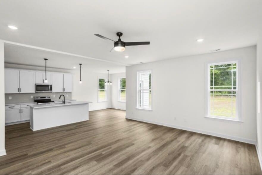 Building Photo - 5021 Salient Dr
