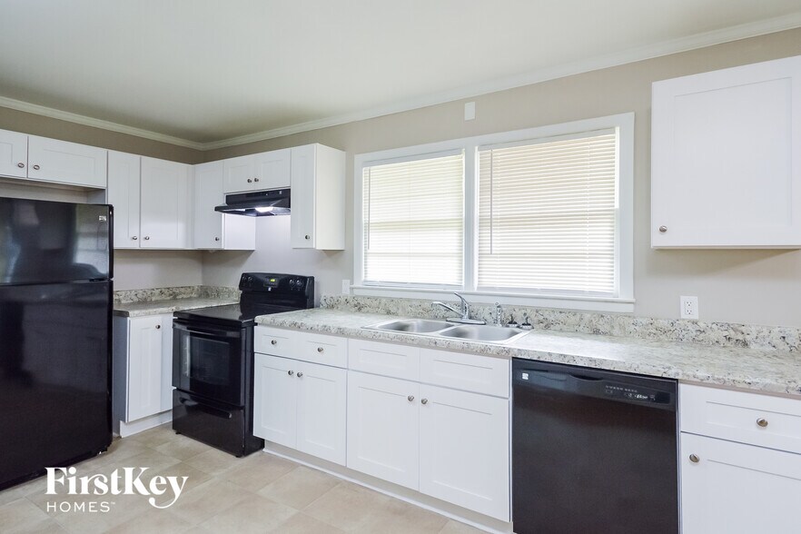 Building Photo - 1175 Milstead Ave NE