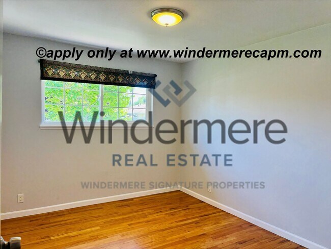 Building Photo - Beautiful 3BD/ 2BA Arden Arcade Home with Spacious Yard In Highly Desirable Location!