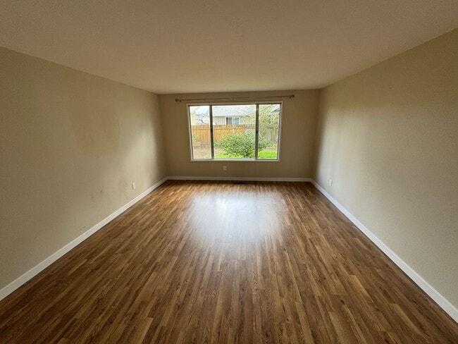 Building Photo - Charming 3 Bed / 2 Bath Ranch on Large Lot – Cul-de-Sac Location – $2,495/mo