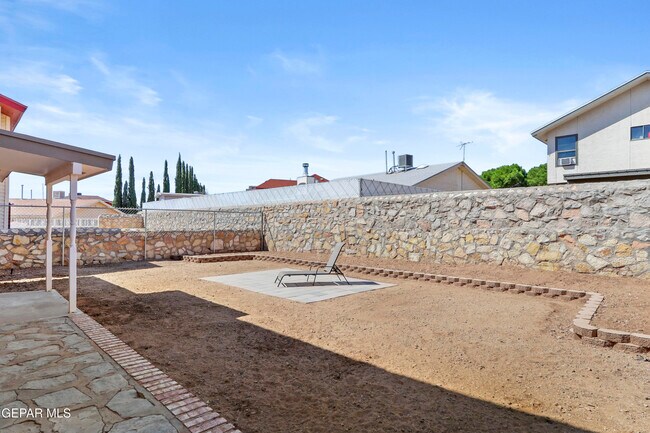 Building Photo - 10925 Ernie Banks Dr