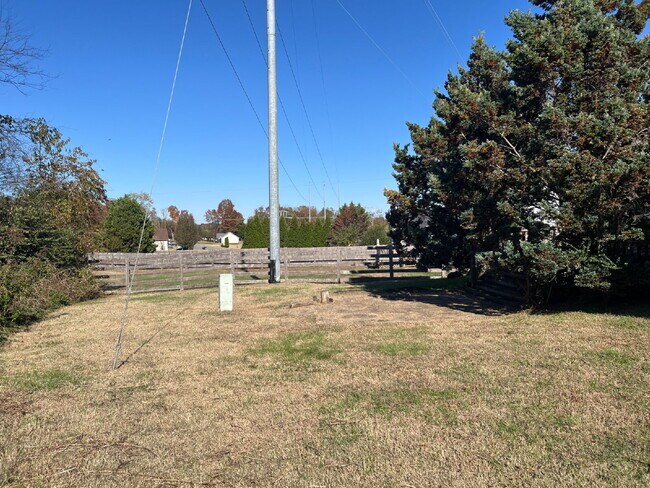 Building Photo - 3241 Hardwood Dr