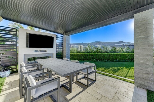 Building Photo - Distinctive Fully Furnished Estate in The Canyons!