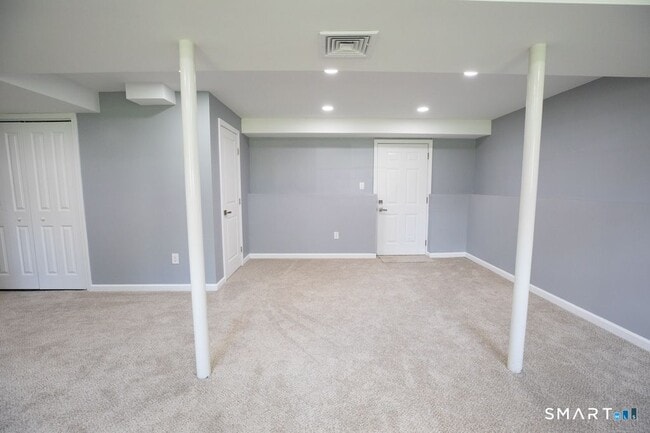 Building Photo - 540 Slater Rd