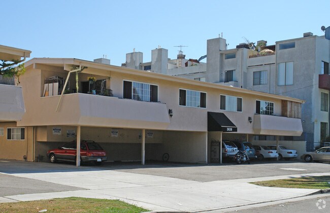 Primary Photo - 056