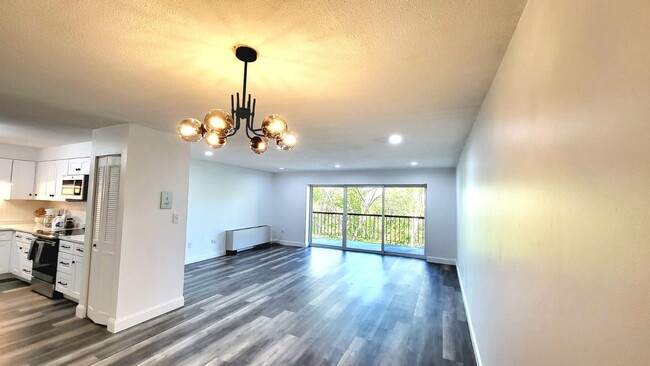 AMPLE LIVING SPACE - 3 Summit Dr