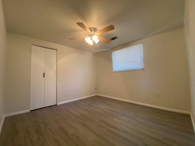 Building Photo - 2107 3rd Ave