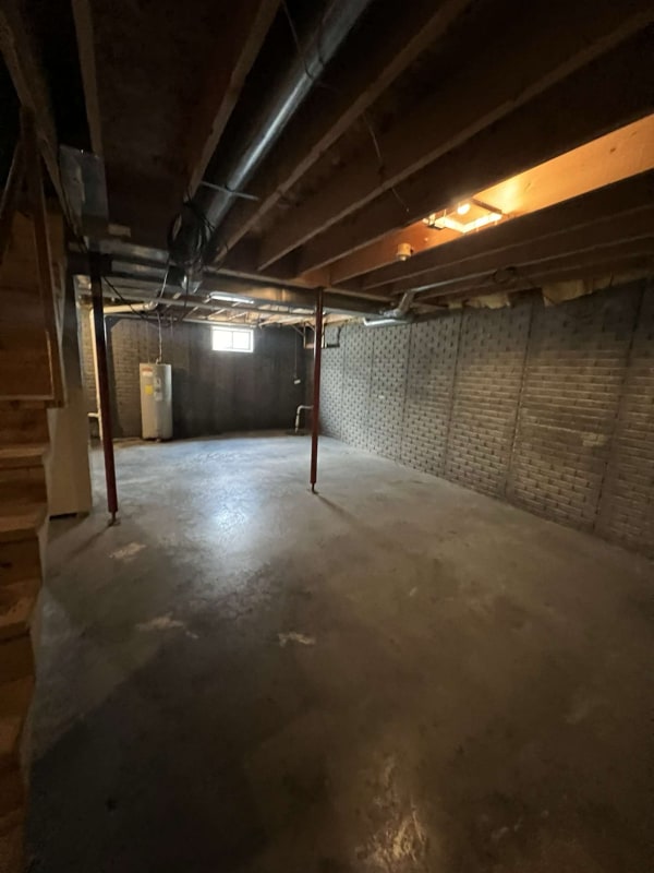 Building Photo - 700 N Steven Ave