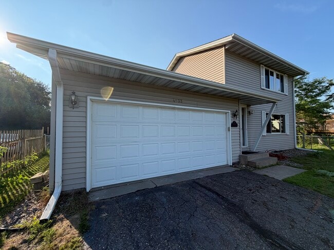 Building Photo - 4533 Cinnamon Ridge Trl