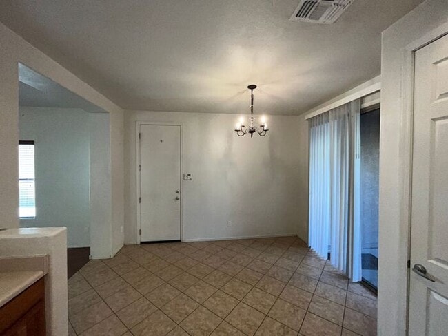 Building Photo - READY TO VIEW NOW! Recently Painted Interi...