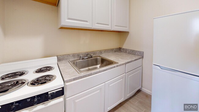 Building Photo - 269 W 73rd St