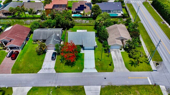 Building Photo - 6048 Garrett St
