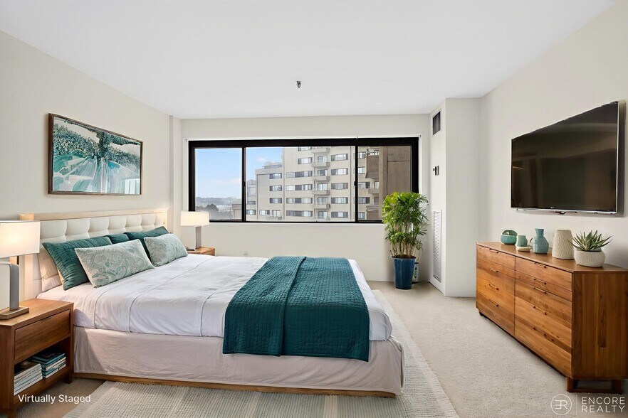 Building Photo - 394 Ocean Ave