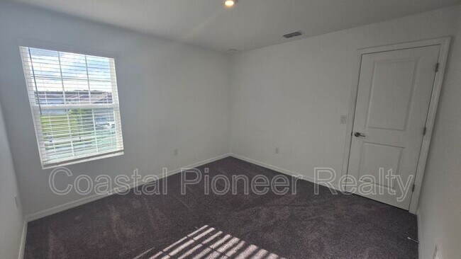 Building Photo - 233 Aquamarine Ln