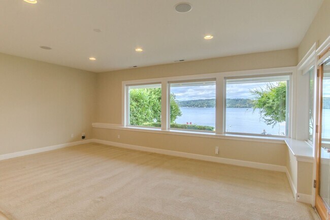 Building Photo - 4Bd/4Ba Seattle Home