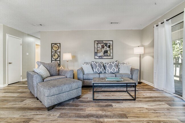 Building Photo - Maumelle Chic Condo