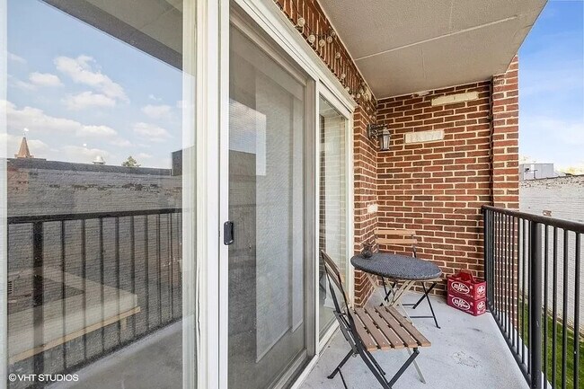 Building Photo - 8010 Riverwalk Dr