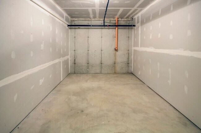 Building Photo - 310 Stonewall Creek Dr