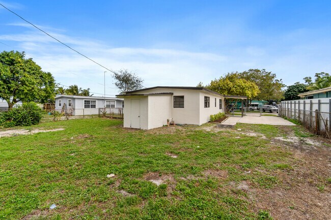 Building Photo - 2415 Lewis Rd