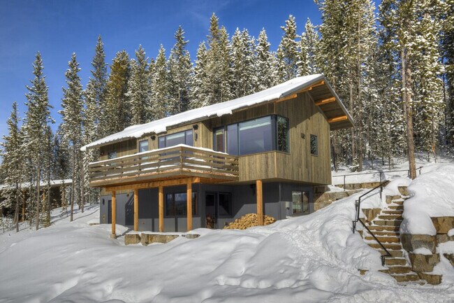 Building Photo - 17 Lakewood Dr