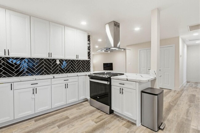 Building Photo - 1418 Marshall St