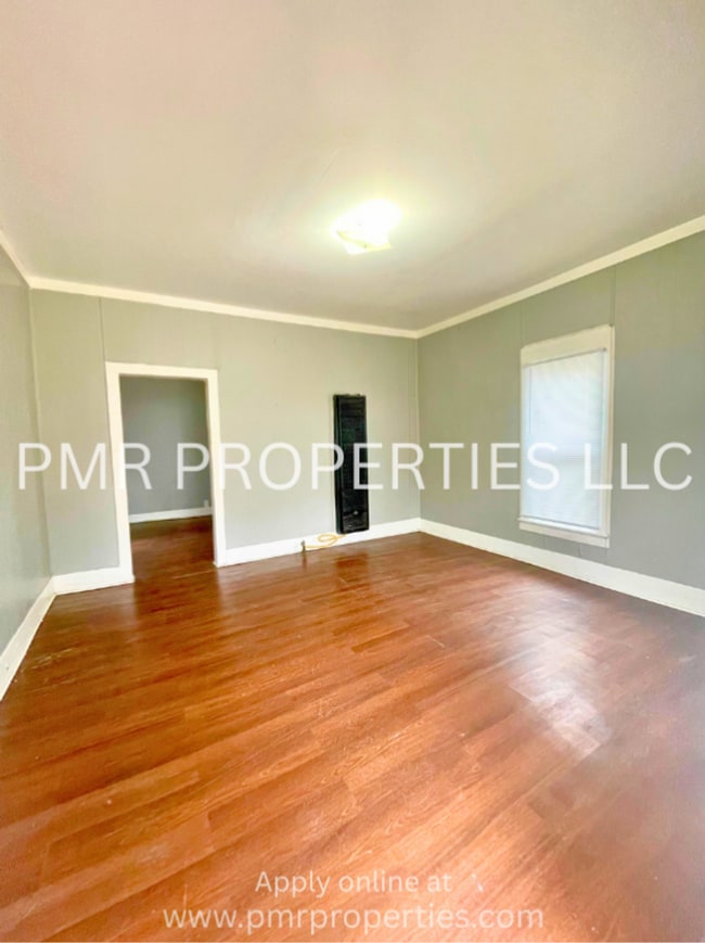 Building Photo - 1 Bed / 1 Bath Studio