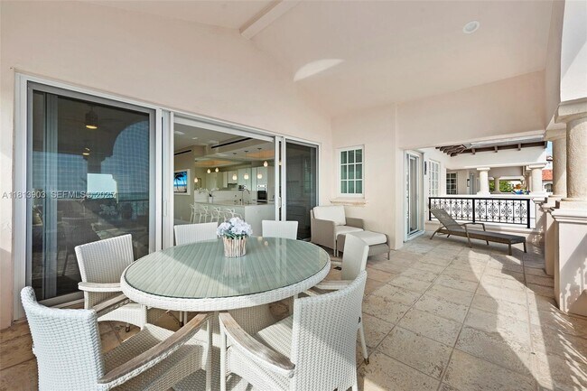 Building Photo - 19253 Fisher Island Dr