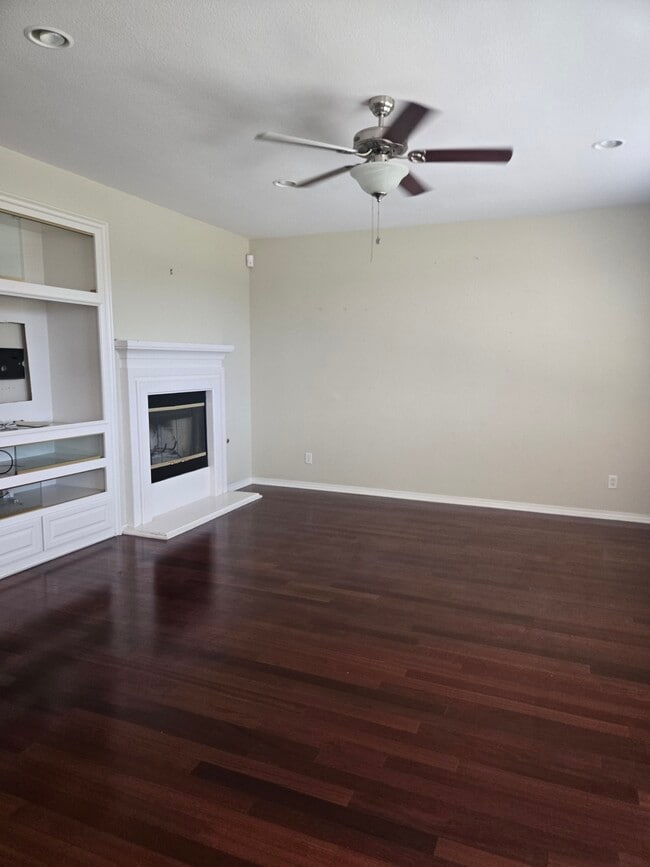 Building Photo - 3649 Mountain Shadows Ct