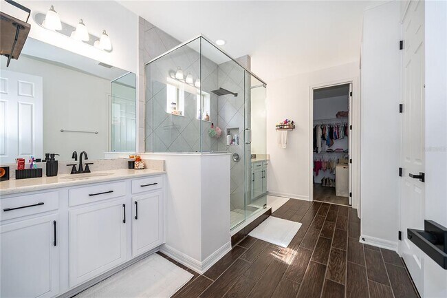 Building Photo - 2022 Redbay Ave