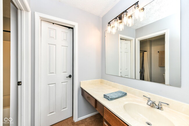 Building Photo - 2502 Chaseway Ct