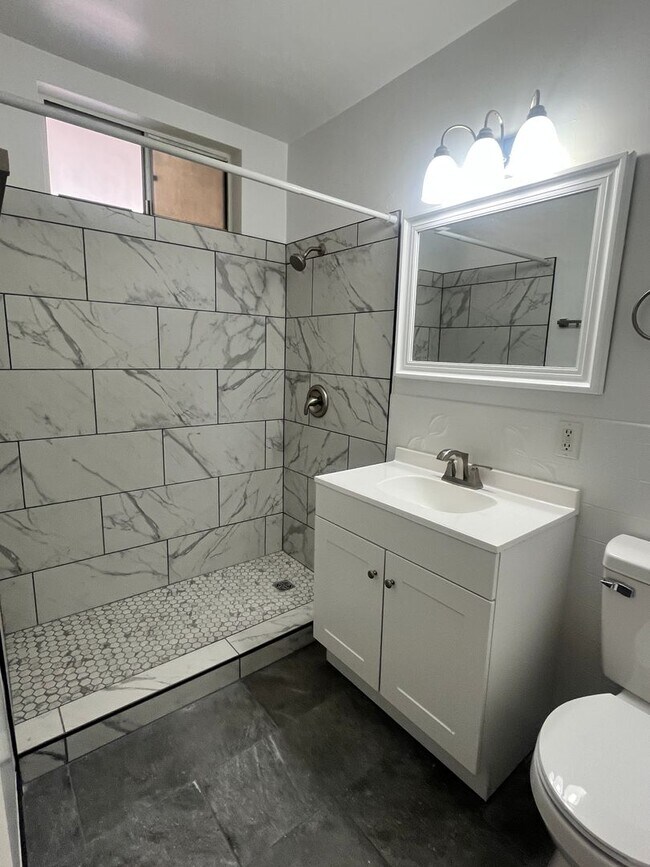 Building Photo - 3541 Tecumseh Dr