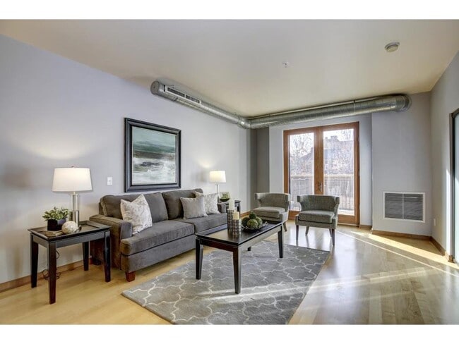 Building Photo - 15 E Franklin Ave