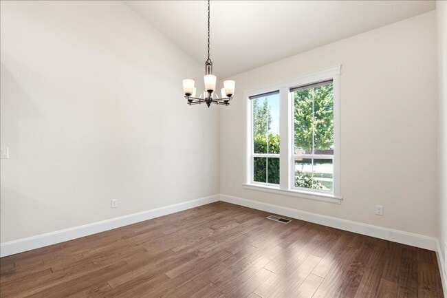 Building Photo - Single Story-3 Bedroom 2 Bathroom Home in a 55+ Community