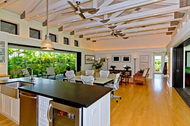 Building Photo - 343 Dune Cir