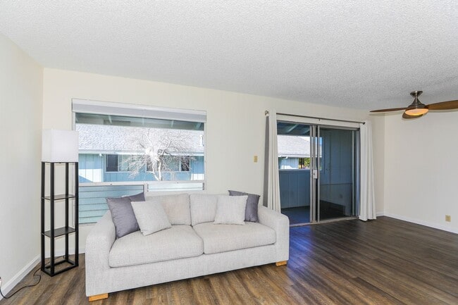 Building Photo - WAIPIO GENTRY: 2-BED, 1-BATH, 1-PARKING NOW AVAILABLE !