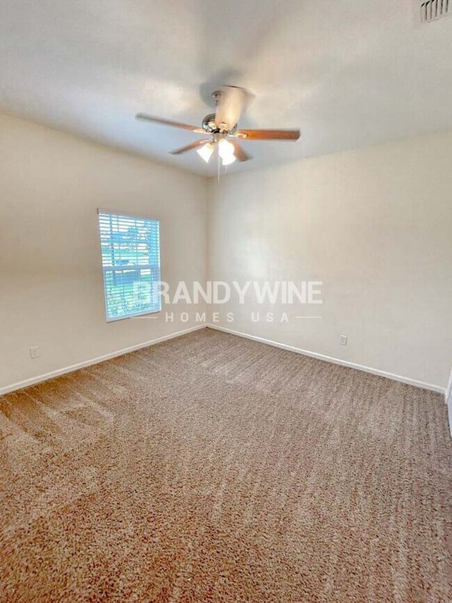 Building Photo - Apply today, you don't want to miss this o...