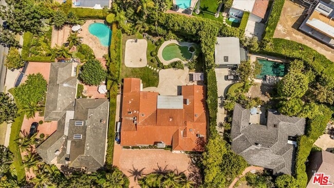 Building Photo - 114 S Layton Dr