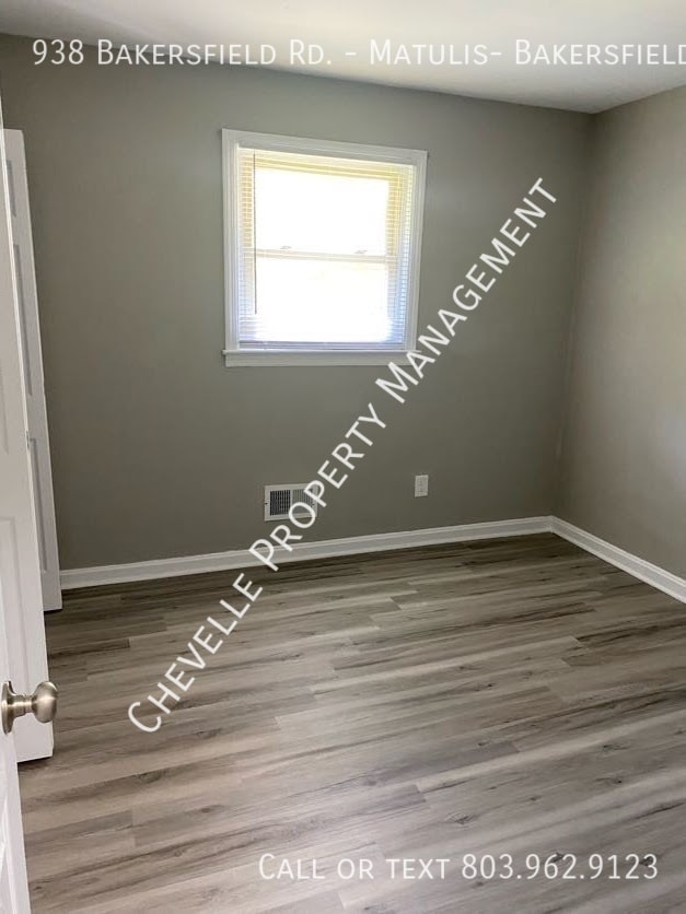 Building Photo - 938 Bakersfield Rd