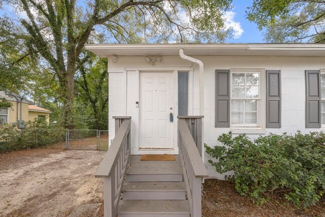 Building Photo - 324 Dixie St