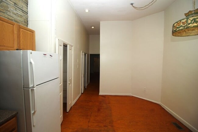 Building Photo - 212 E Biddle St