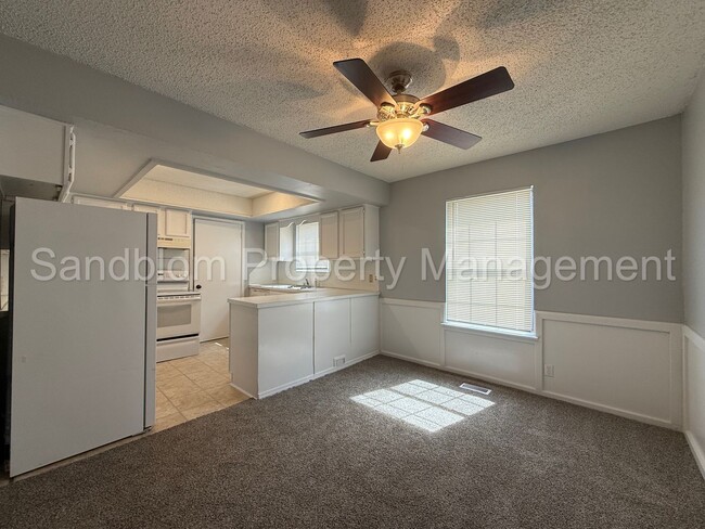 Building Photo - For Lease | Midtown Duplex | $1050 Rent