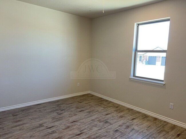 Building Photo - 5102 Rose Petal Ct