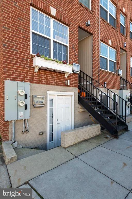Building Photo - 514 Hobart Pl NW